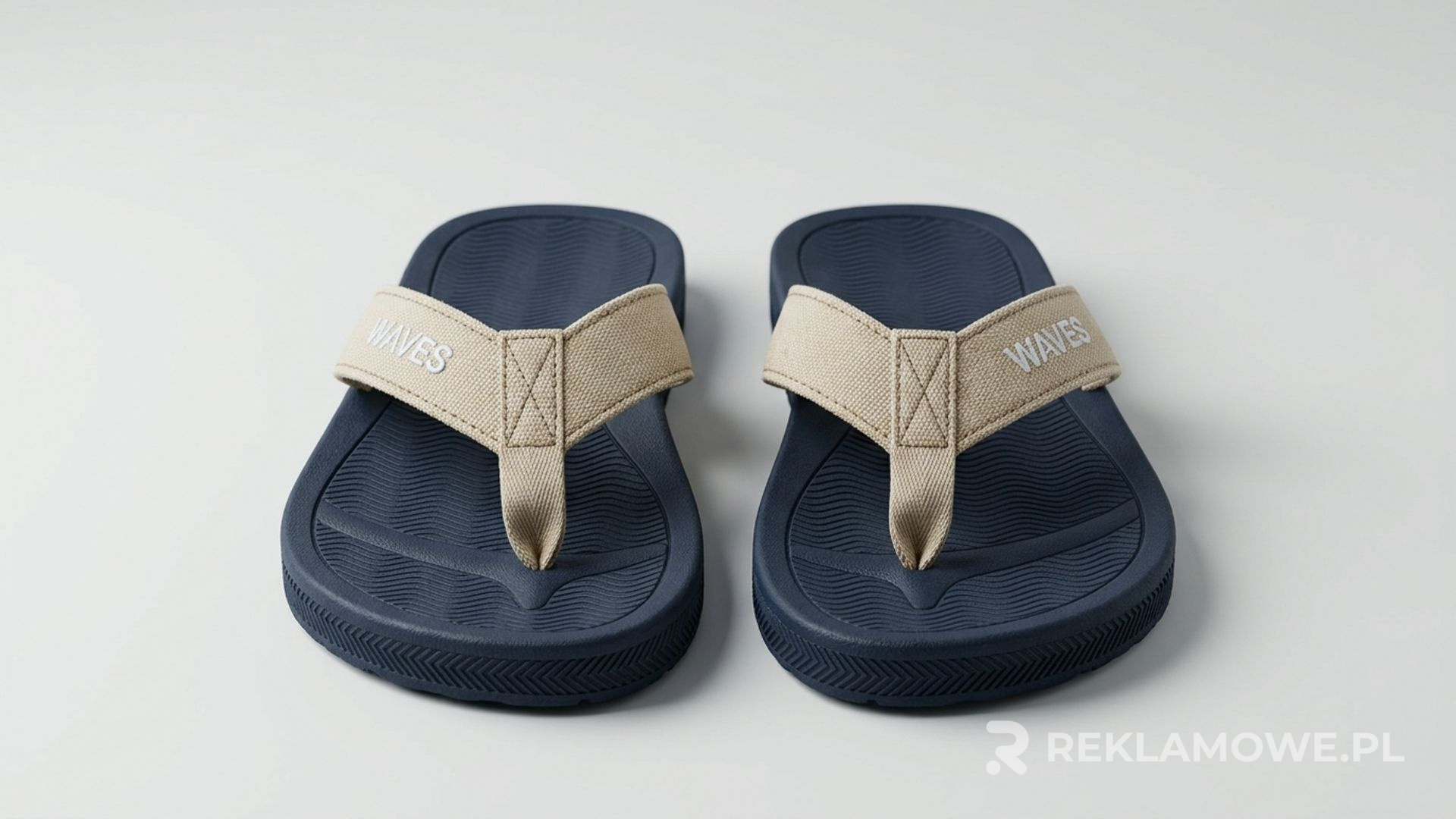 Klapki reklamowe na letnie eventy firmowe