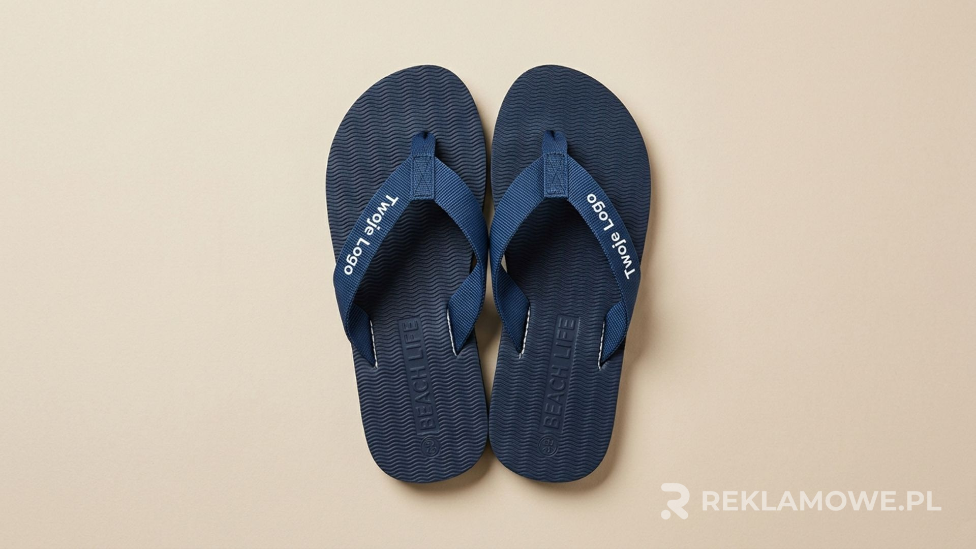 Klapki reklamowe jako upominek dla klientów – praktyczny gadżet promocyjny